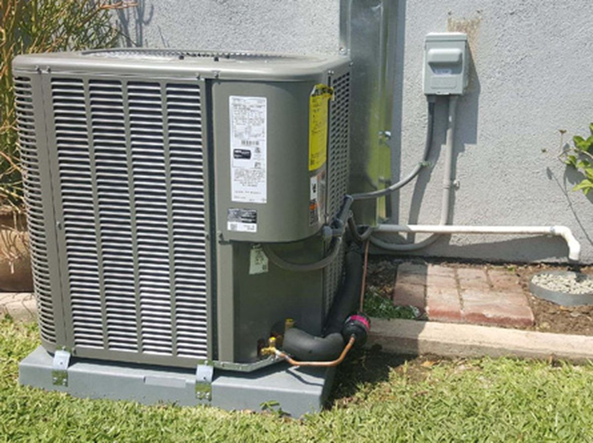 Single outdoor unit serving multiple rooms